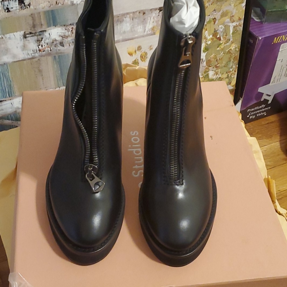 Acne Studios Elise Zip Black Leather Bootie | EU40